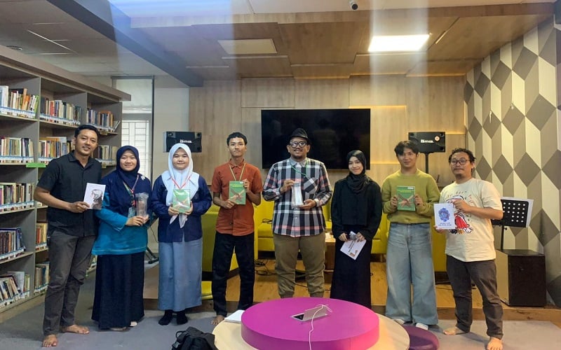 PBSI FKIP Universitas Pakuan Luncurkan Buku Antologi Cerpen “Dan Pahlawan Itu Adalah Kita”